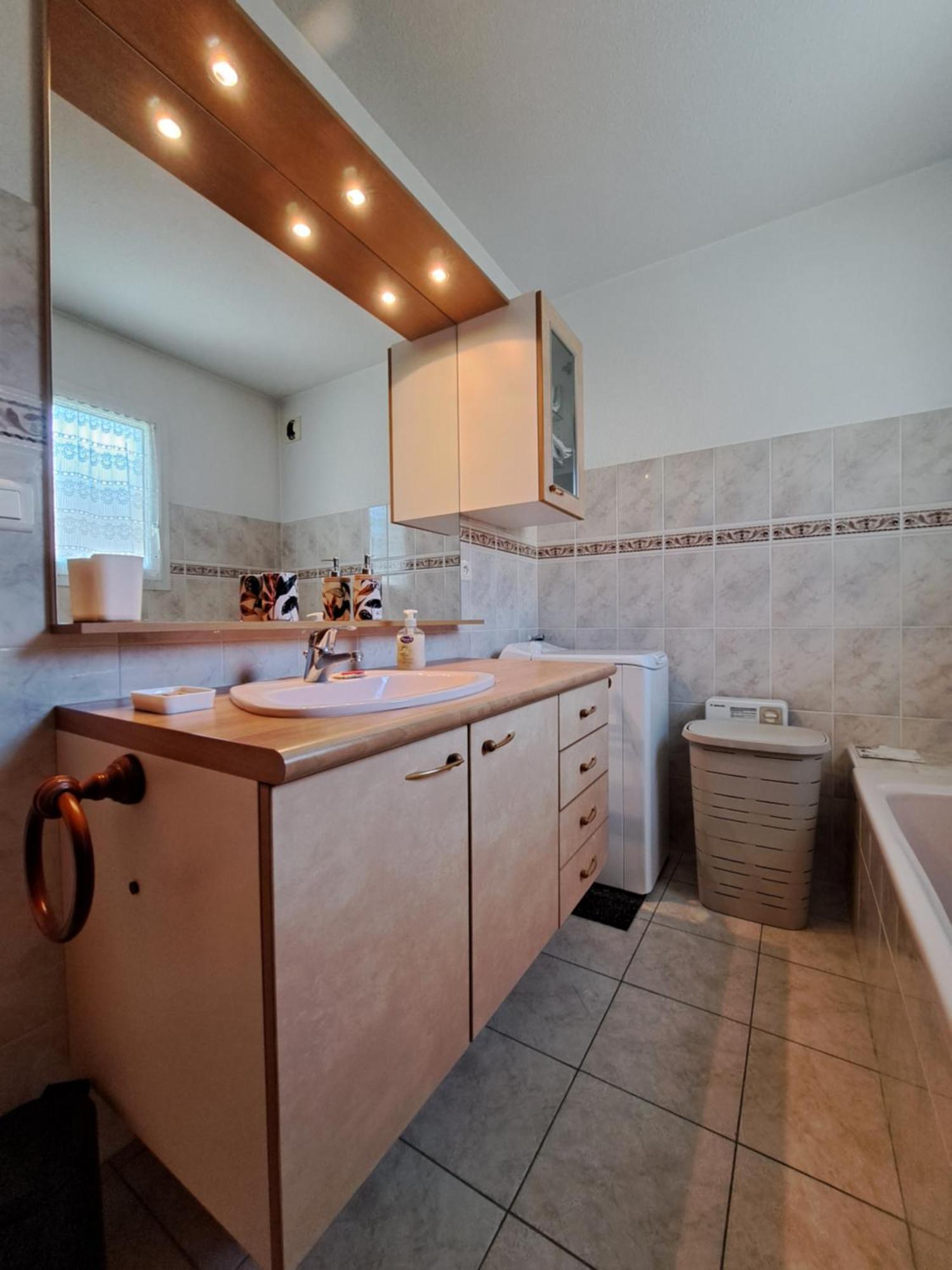 Grand T2 Proche Centre Ville, Vue Mer Et Montagne Бастия Екстериор снимка